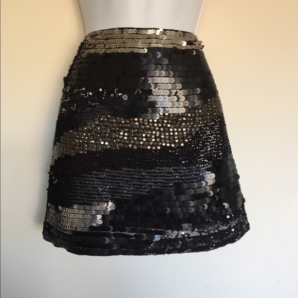 Ludi Sequined/Beaded Mini Skirt  12  Black VS - Picture 3 of 3